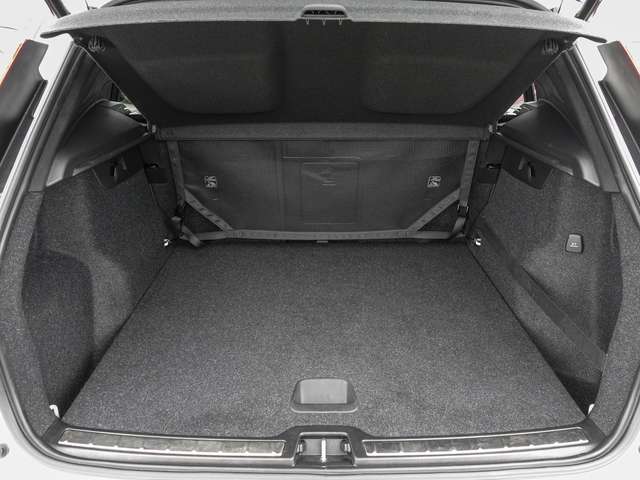 Volvo  T4 TwinEng 2WD R-Design Plug-In