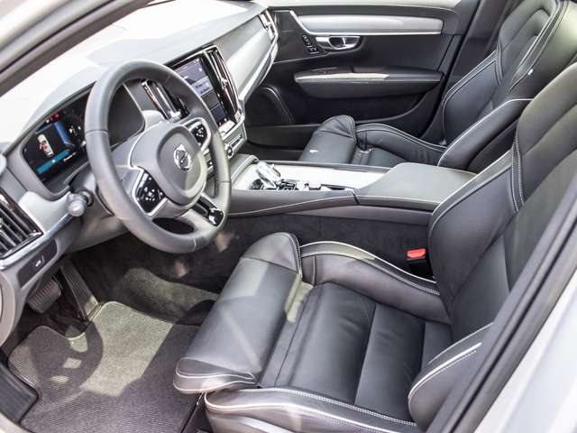 Volvo  B5 AWD Ultimate Pano LED