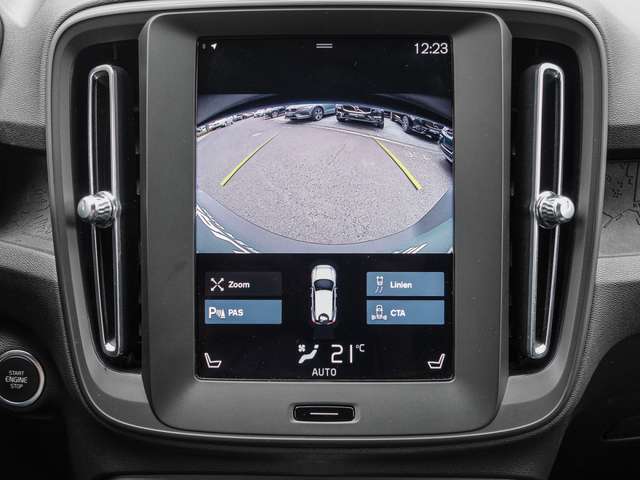 Volvo  T4 2WD Essential Plug-In LED Kamera