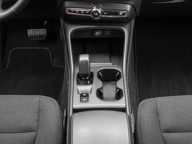Volvo  T4 2WD Essential Plug-In LED Kamera