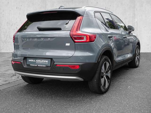 Volvo  T4 2WD Essential Plug-In LED Kamera