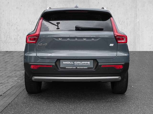 Volvo  T4 2WD Essential Plug-In LED Kamera