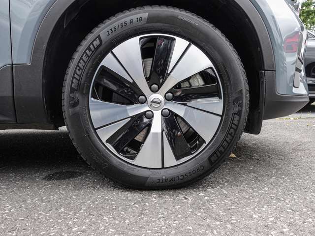 Volvo  T4 2WD Essential Plug-In LED Kamera