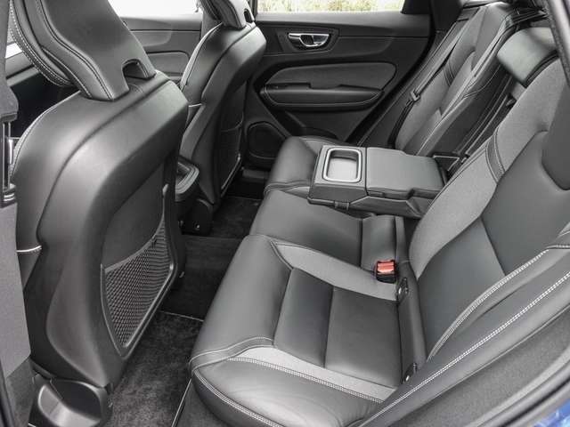 Volvo  B5 AWD R-Design AHK LED