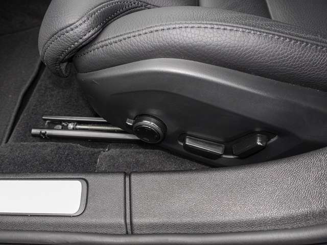 Volvo  B4 AWD Plus 4xSHZ ACC LED