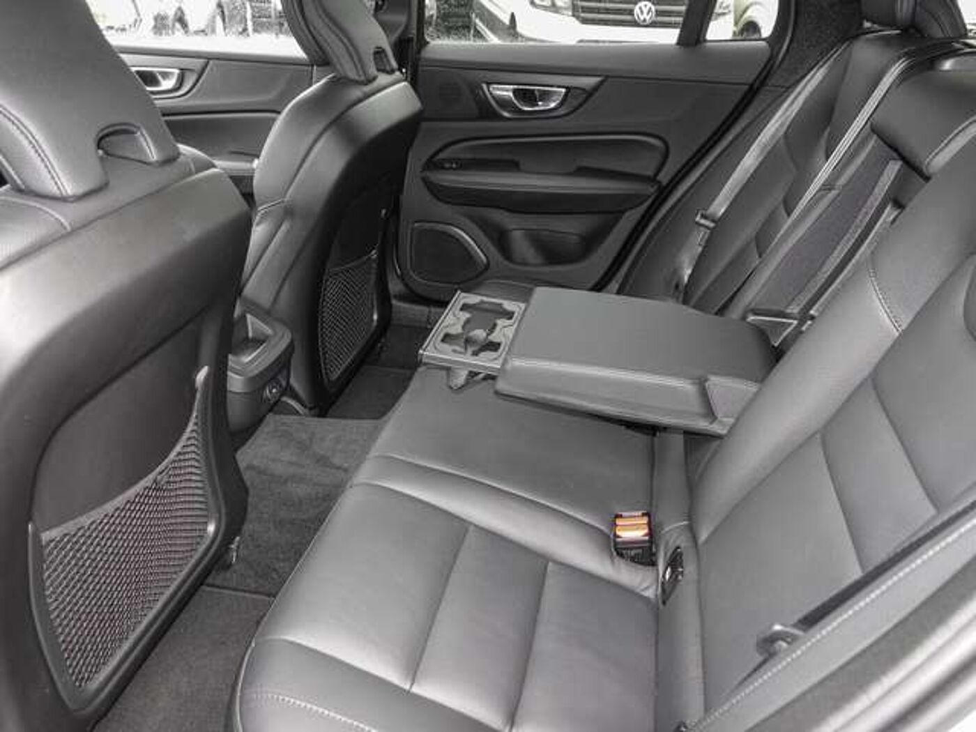 Volvo  B4 AWD Plus 4xSHZ ACC LED
