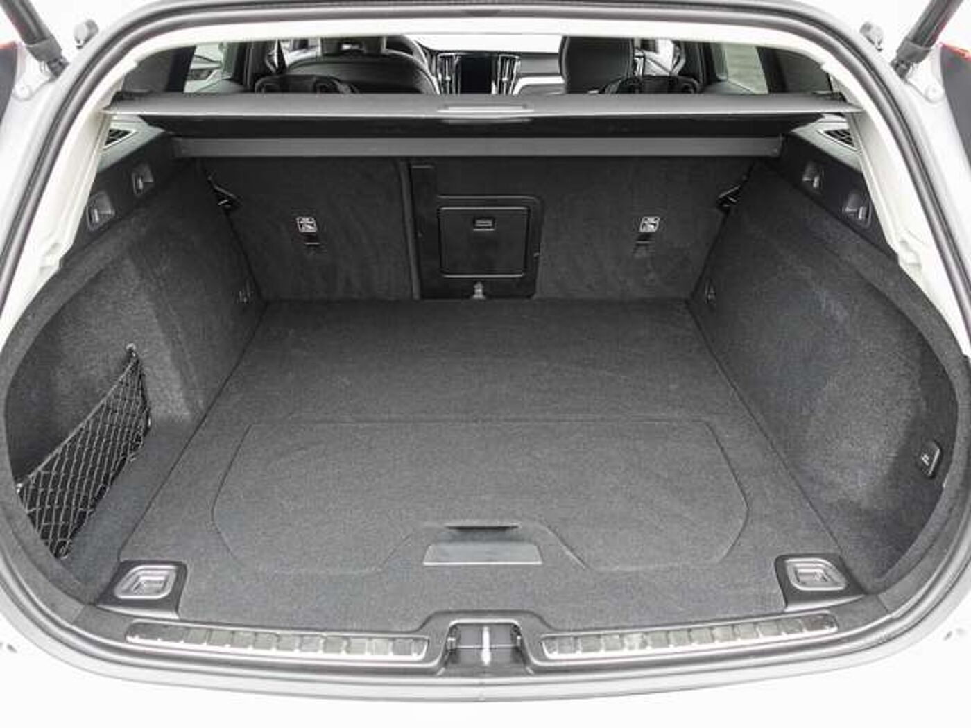 Volvo  B4 AWD Plus 4xSHZ ACC LED