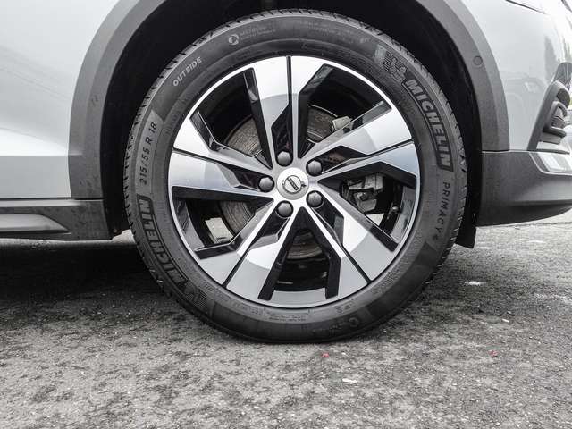 Volvo  B4 AWD Plus 4xSHZ ACC LED