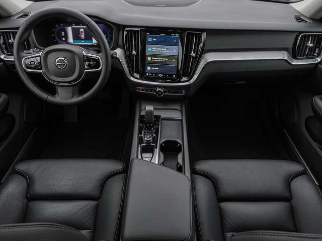 Volvo  B4 AWD Plus 4xSHZ ACC LED