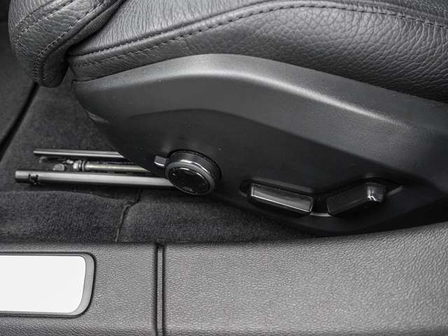 Volvo  B4 AWD Plus 4xSHZ ACC LED