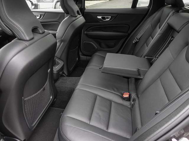 Volvo  B4 AWD Plus 4xSHZ ACC LED
