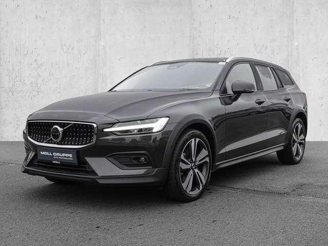 Volvo  B4 AWD Plus 4xSHZ ACC LED