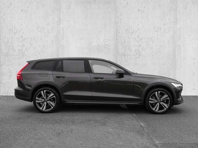 Volvo  B4 AWD Plus 4xSHZ ACC LED