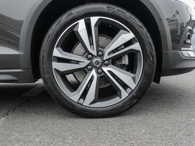 Volvo  B4 AWD Plus 4xSHZ ACC LED