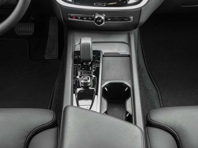 Volvo  B4 AWD Plus 4xSHZ ACC