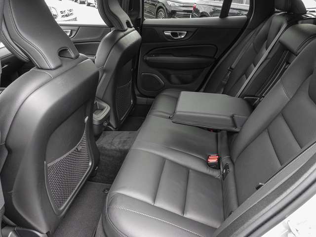 Volvo  B4 AWD Plus 4xSHZ ACC