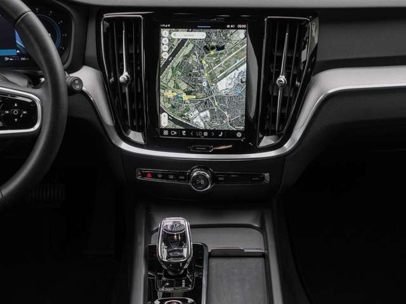 Volvo  B4 AWD Plus 4xSHZ  AHK Harman/Kardon