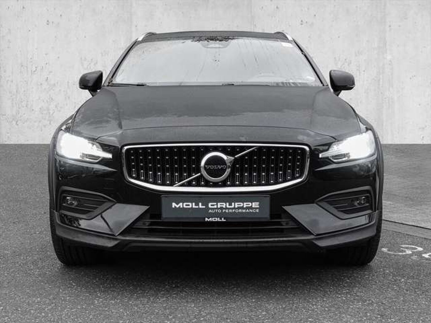 Volvo  B4 AWD Plus 4xSHZ  AHK Harman/Kardon