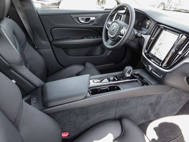 Volvo  B4 AWD Plus 4xSHZ ACC LED Kamera