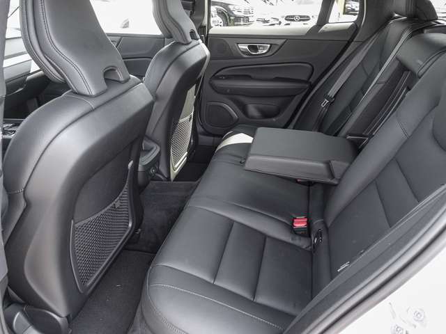 Volvo  B4 AWD Plus 4xSHZ ACC Harman/Kardon