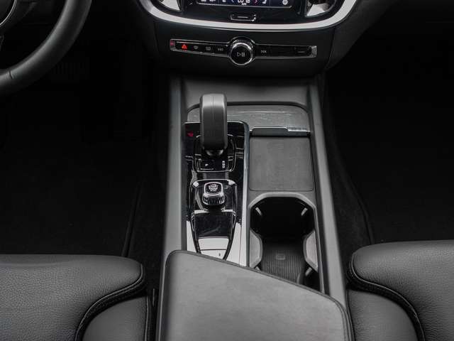 Volvo  B4 AWD Plus 4xSHZ LED Kamera