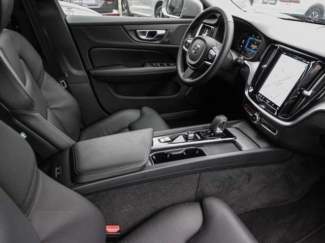 Volvo  B4 AWD Plus 4xSHZ LED Kamera