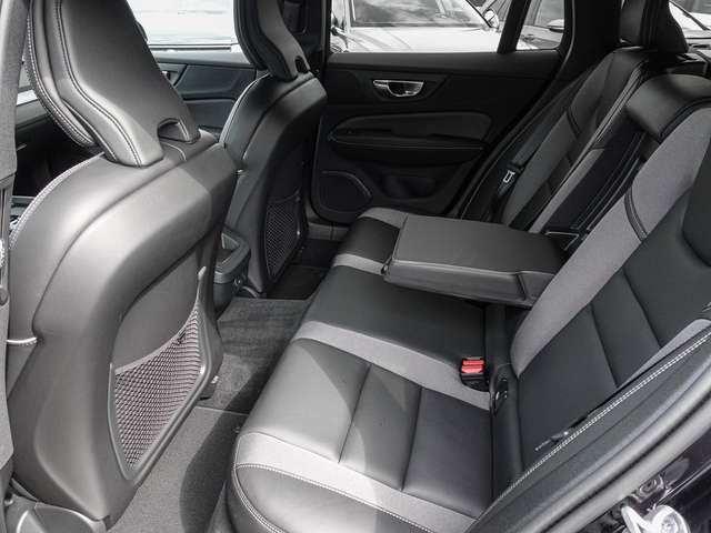 Volvo  B4 AWD Plus Sthz. Harman/Kardon LED