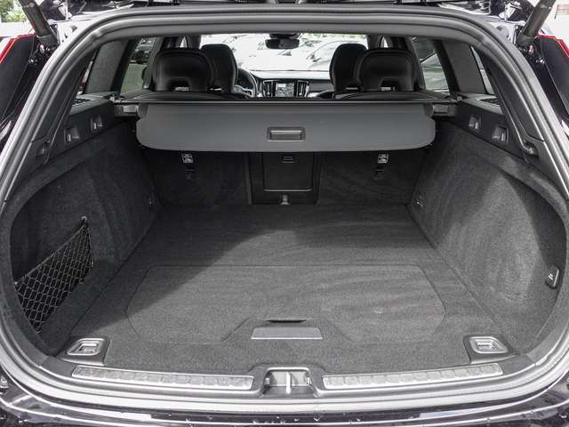 Volvo  B4 AWD Plus Sthz. Harman/Kardon LED