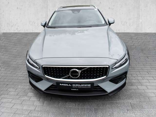 Volvo  B4 AWD Plus ACC  Pano LED