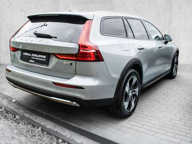 Volvo  B4 AWD Plus ACC  Pano LED