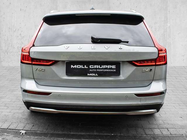 Volvo  B4 AWD Plus ACC  Pano LED