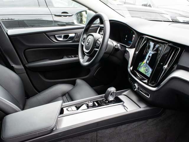 Volvo  B4 AWD Plus ACC  Pano LED