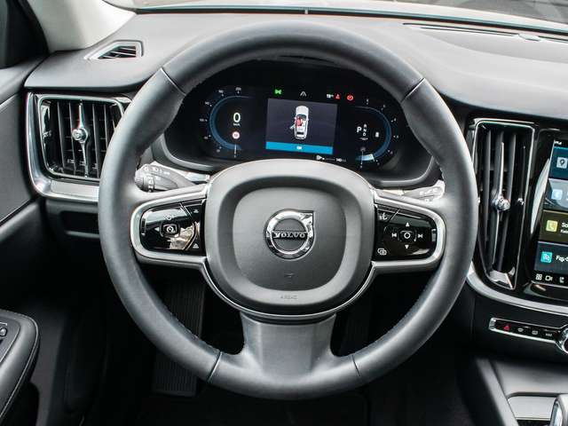 Volvo  B4 AWD Plus ACC  Pano LED