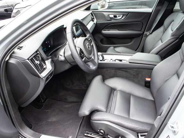 Volvo  B4 AWD Plus ACC  Pano LED