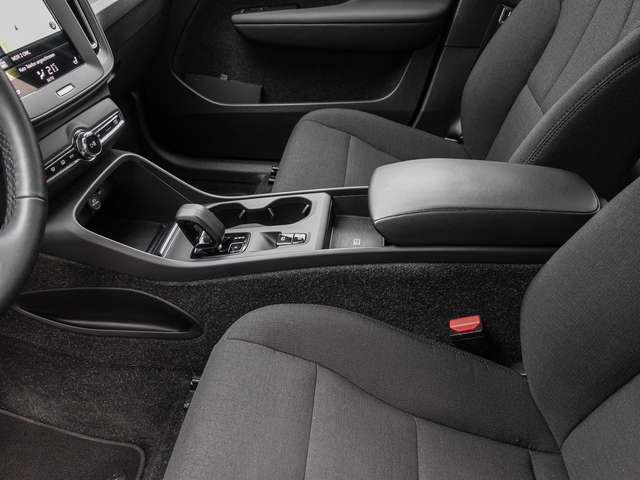 Volvo  T4 2WD Essential Plug-In LED Kamera