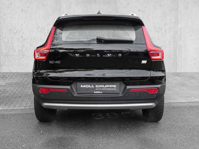 Volvo  T4 2WD Essential Plug-In LED Kamera
