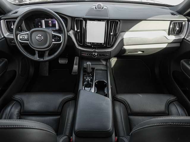 Volvo  B4 AWD R-Design ACC B&W 360Grad