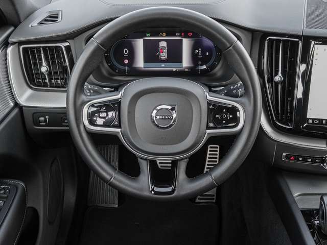 Volvo  B4 AWD R-Design ACC B&W 360Grad