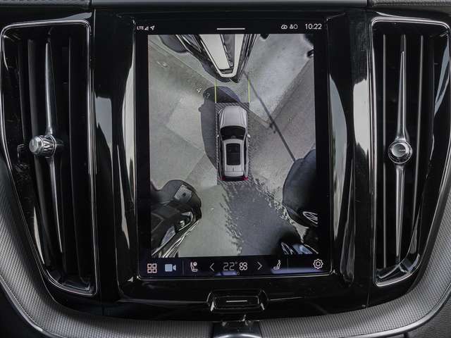 Volvo  B4 AWD R-Design ACC B&W 360Grad