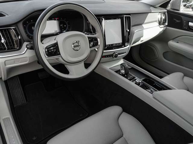 Volvo  B4 AWD Plus Pano LED 360Grad