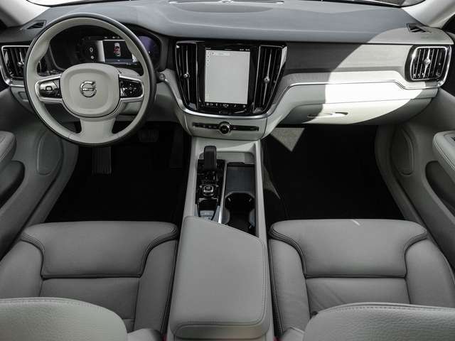 Volvo  B4 AWD Plus Pano LED 360Grad