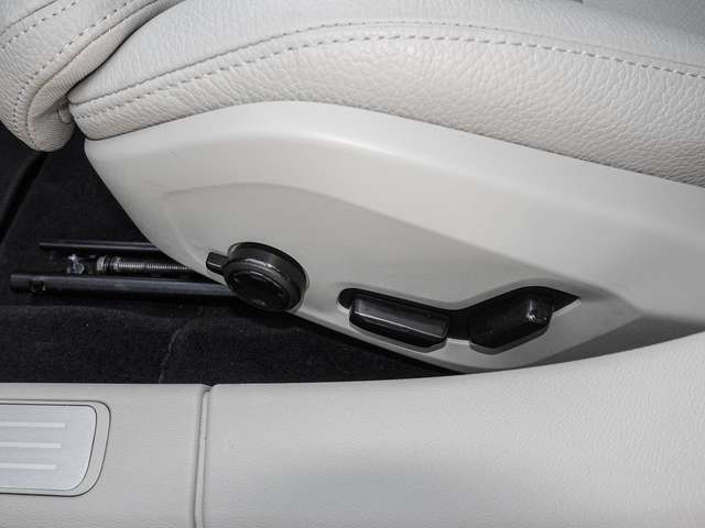 Volvo  B4 AWD Plus Pano LED 360Grad