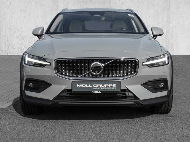 Volvo  B4 AWD Plus Pano LED 360Grad