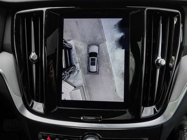 Volvo  B4 AWD Plus Pano Harman/Kardon 360Grad