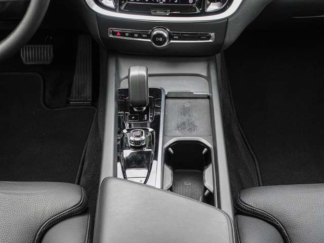 Volvo  B4 AWD Plus Pano Harman/Kardon 360Grad