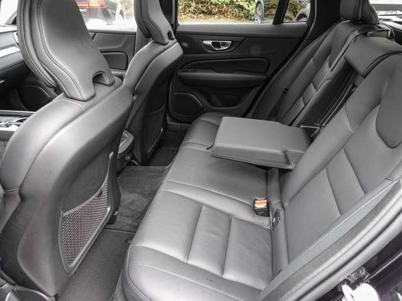 Volvo  B4 AWD Plus Pano Harman/Kardon 360Grad