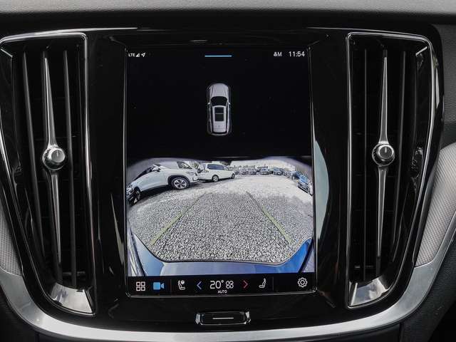 Volvo  B4 AWD Plus 4xSHZ ACC LED