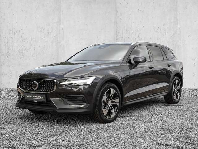 Volvo  B4 AWD Plus 4xSHZ ACC LED