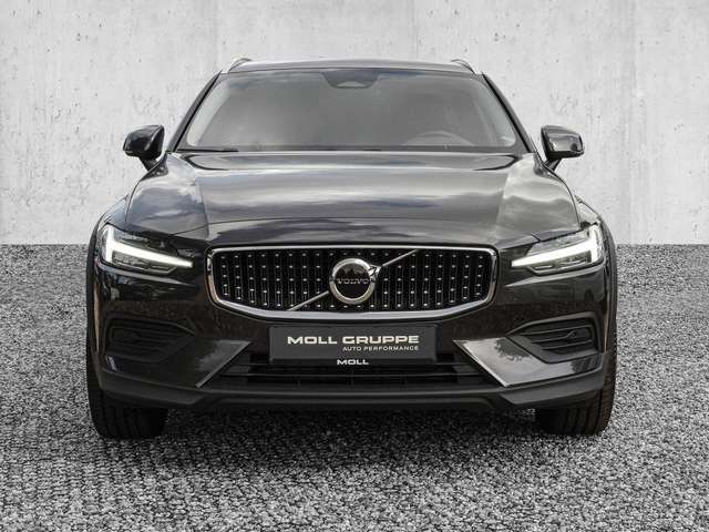 Volvo  B4 AWD Plus 4xSHZ ACC LED