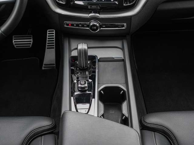 Volvo  XC 60 T8 Twin Engine AWD R Design Plug-In Pano Sth